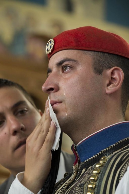 Μην κλαις τσολιά μου…