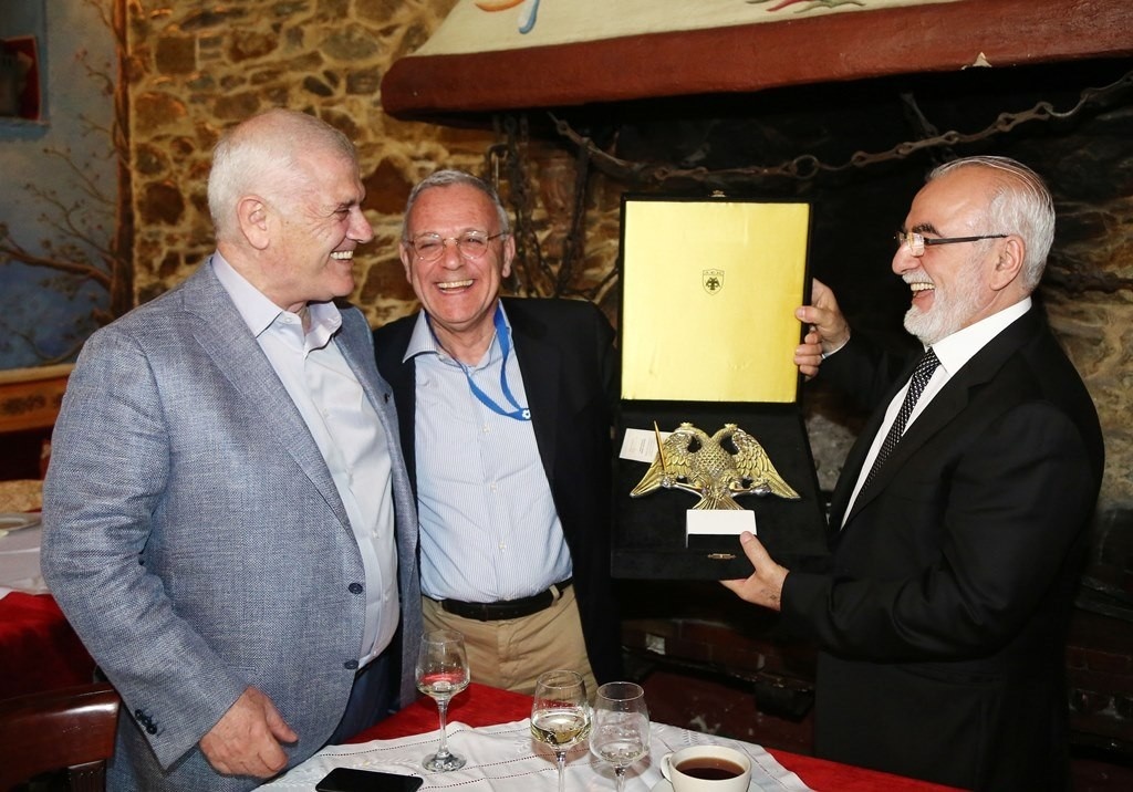 Τελικός Κυπέλλου: Καρέ-καρέ το γεύμα Μελισσανίδη-Σαββίδη!