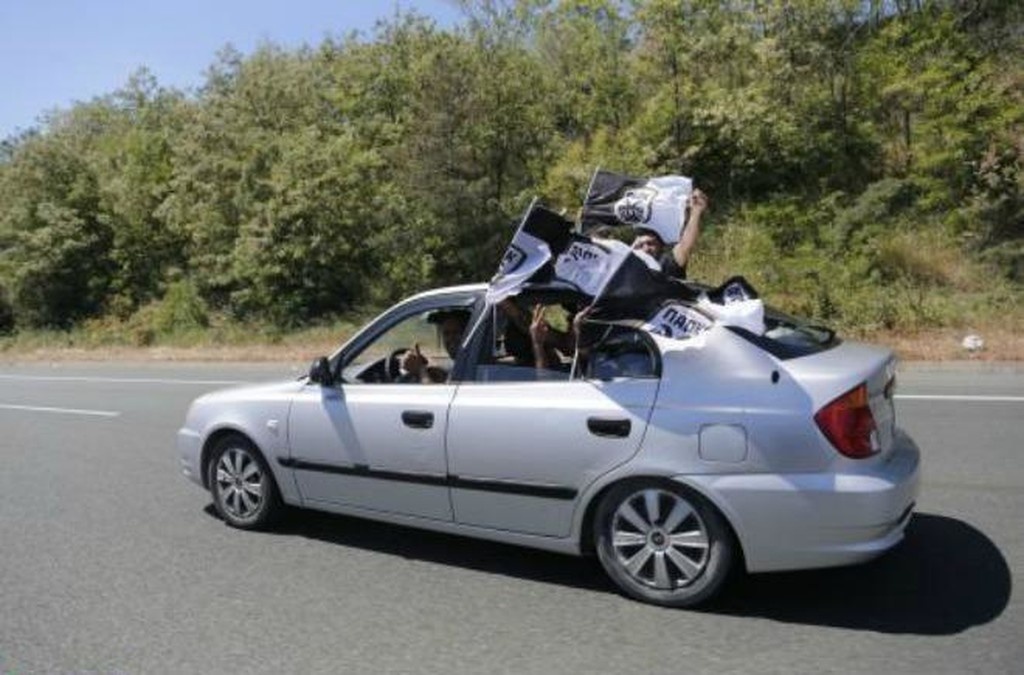 ΠΑΟΚ-ΑΕΚ: Επικός ΠΑΟΚτσής στα διόδια -  δείτε πώς έκανε το αμάξι του!