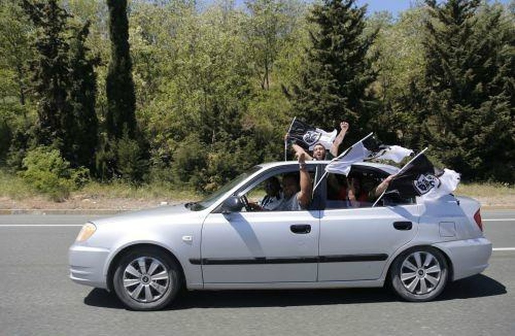 ΠΑΟΚ-ΑΕΚ: Επικός ΠΑΟΚτσής στα διόδια -  δείτε πώς έκανε το αμάξι του!