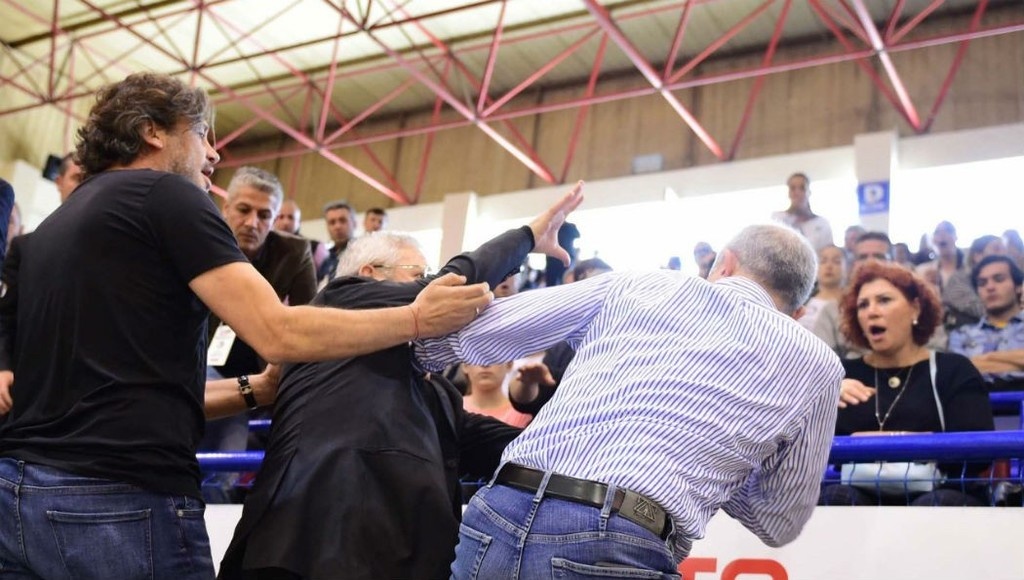 Έπαιξαν χαστούκια πρόεδροι ομάδων στην Τουρκία!