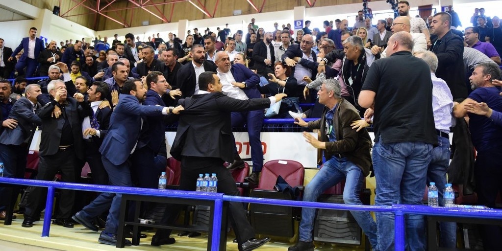 Έπαιξαν χαστούκια πρόεδροι ομάδων στην Τουρκία!