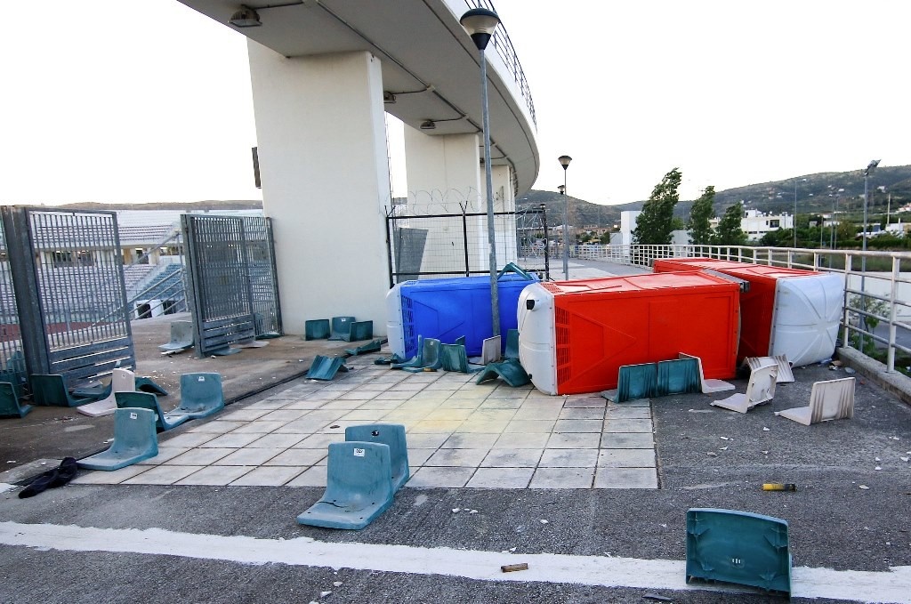 Τελικός Κυπέλλου: Σοκάρουν οι εικόνες με τα αίματα στο Πανθεσσαλικό!