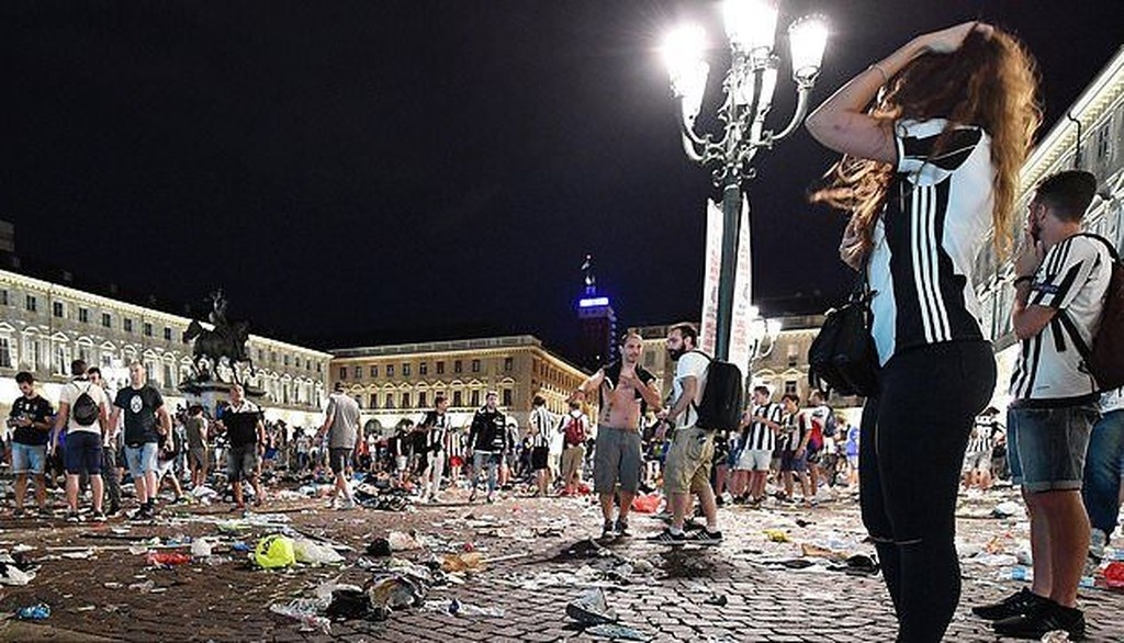 Champions League: Τρόμος στο Τορίνο! Εκατοντάδες τραυματίες κατά τη διάρκεια του τελικού!