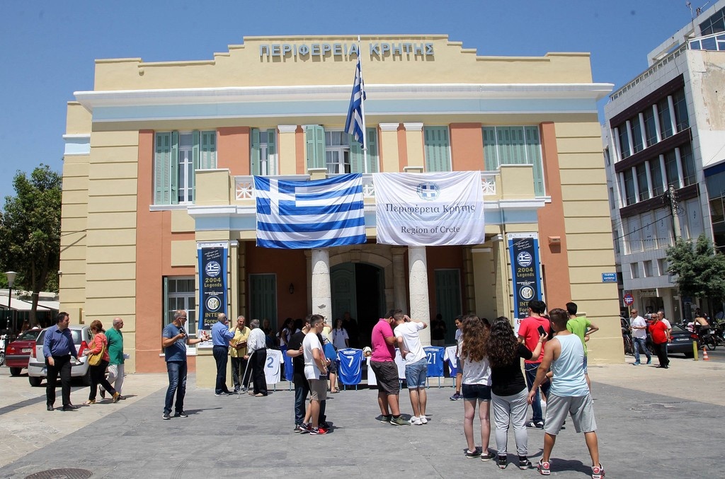 Αποθέωση για Ρεχάγκελ και Πρωταθλητές EURO 2004! (photos)