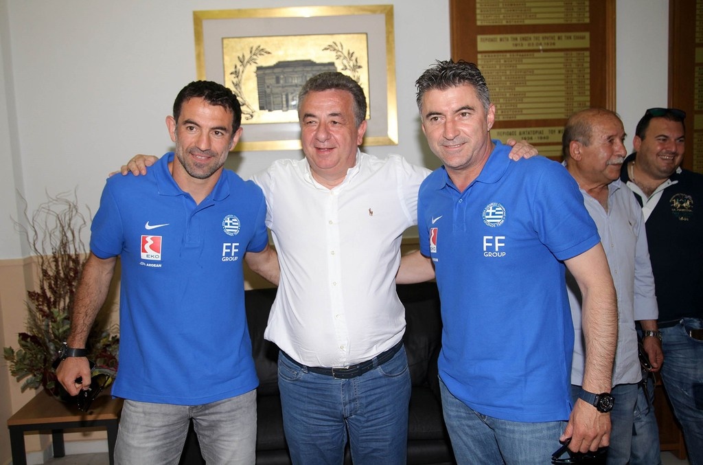 Αποθέωση για Ρεχάγκελ και Πρωταθλητές EURO 2004! (photos)