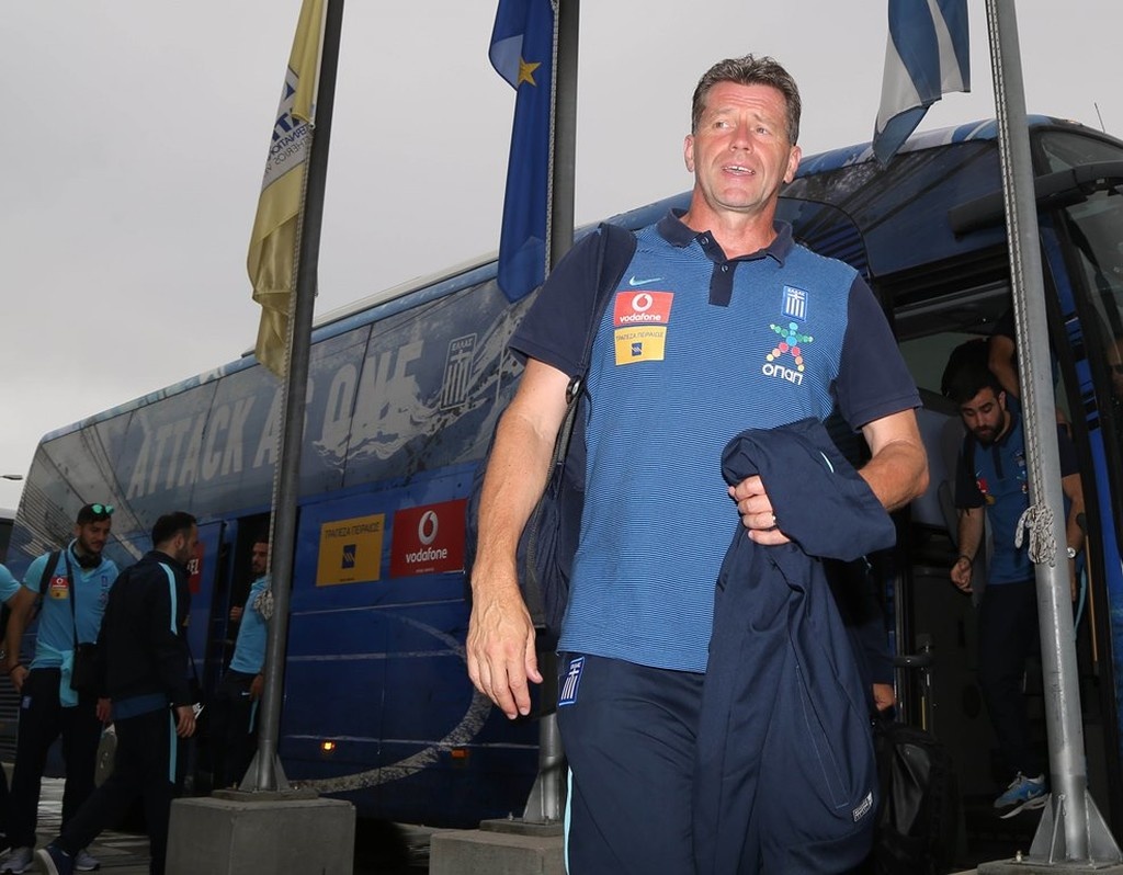 Ελλάδα: Πέταξε για Βοσνία με τους… αποκλεισμένους