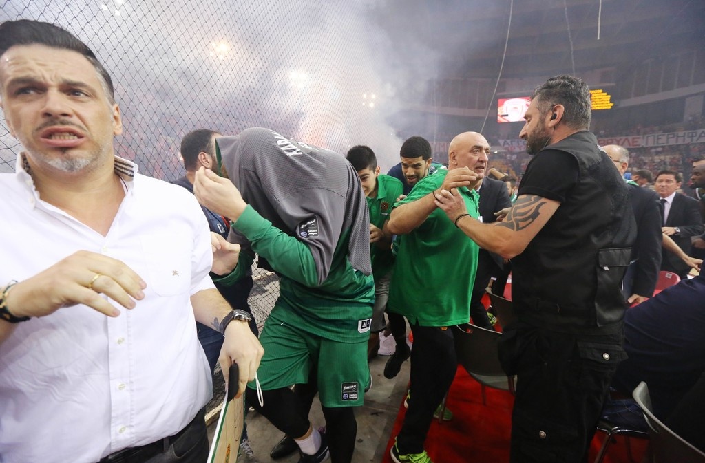 Σοκαριστικές εικόνες! Σκηνικό πολέμου στο ΣΕΦ (photos)