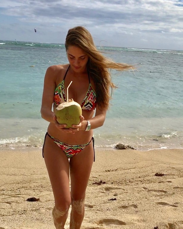 Μοιράζει… πόνο η Μάρτα με μαγιό