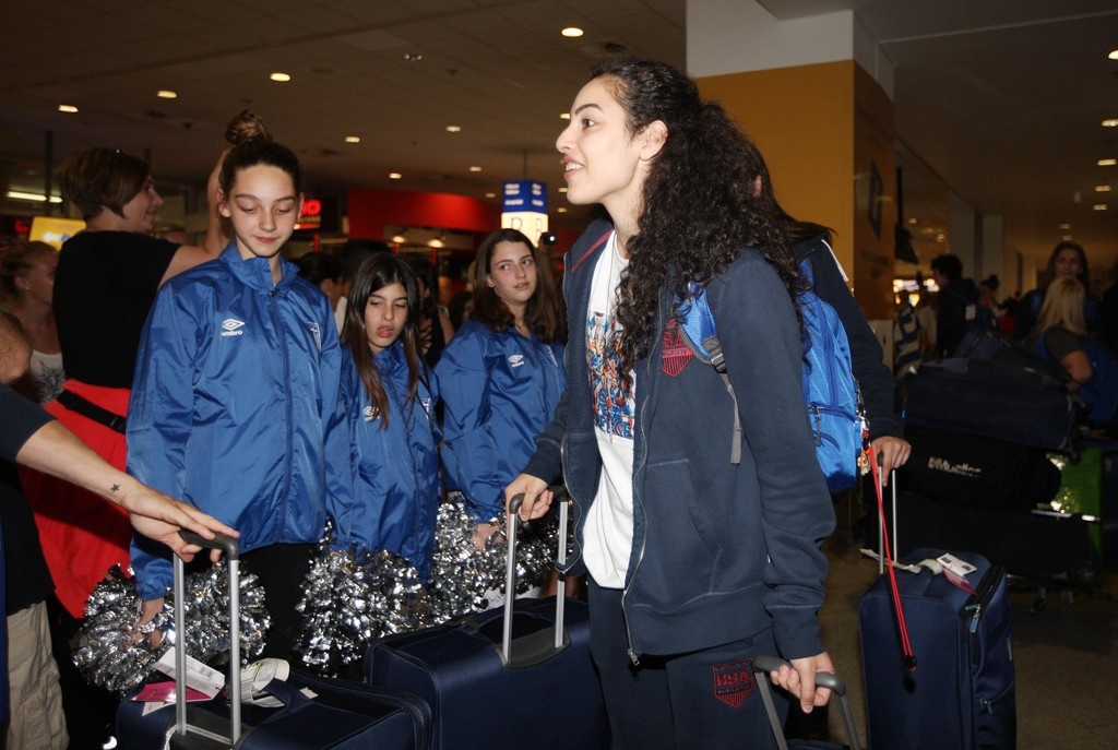Θερμή υποδοχή για την Εθνική Γυναικών (photos)
