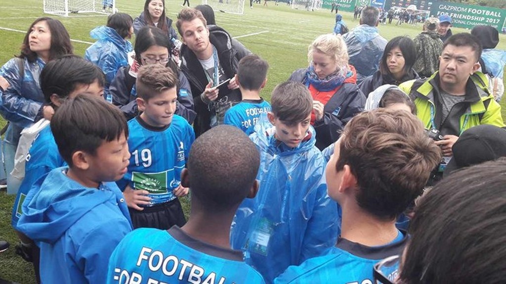 Football for Friendship: Τα παιδιά έβαλαν γκολ στη φιλία