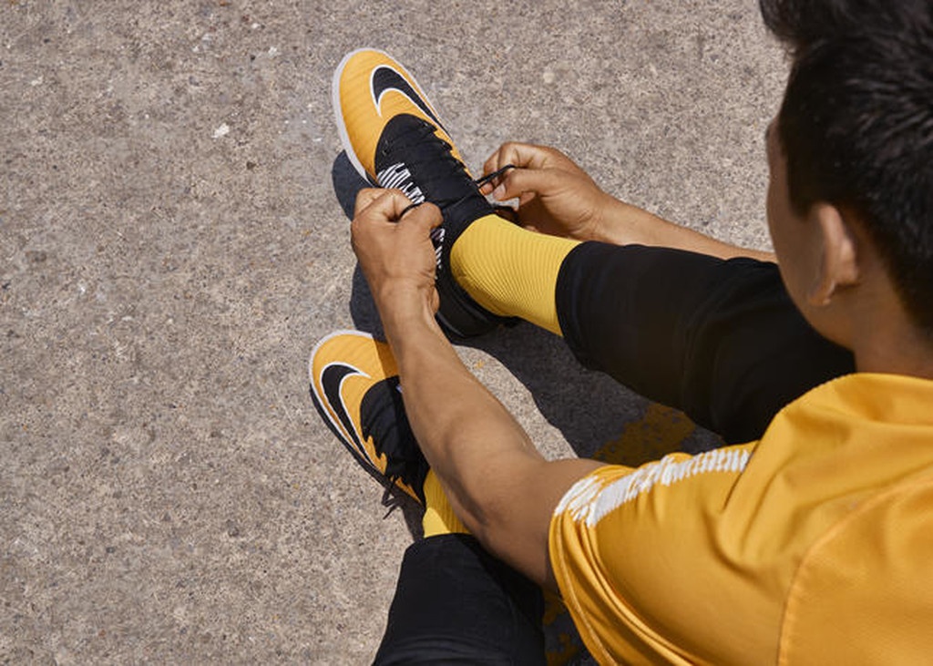 Δέσε τα κορδόνια σου και αφέσου στο νέο Football Colorway της Nike