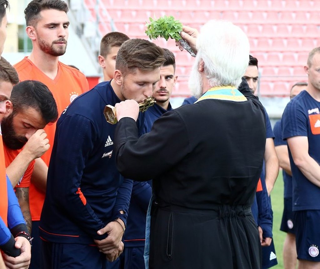 Ολυμπιακός: Αγιασμός παρουσία Μαρινάκη (photos)
