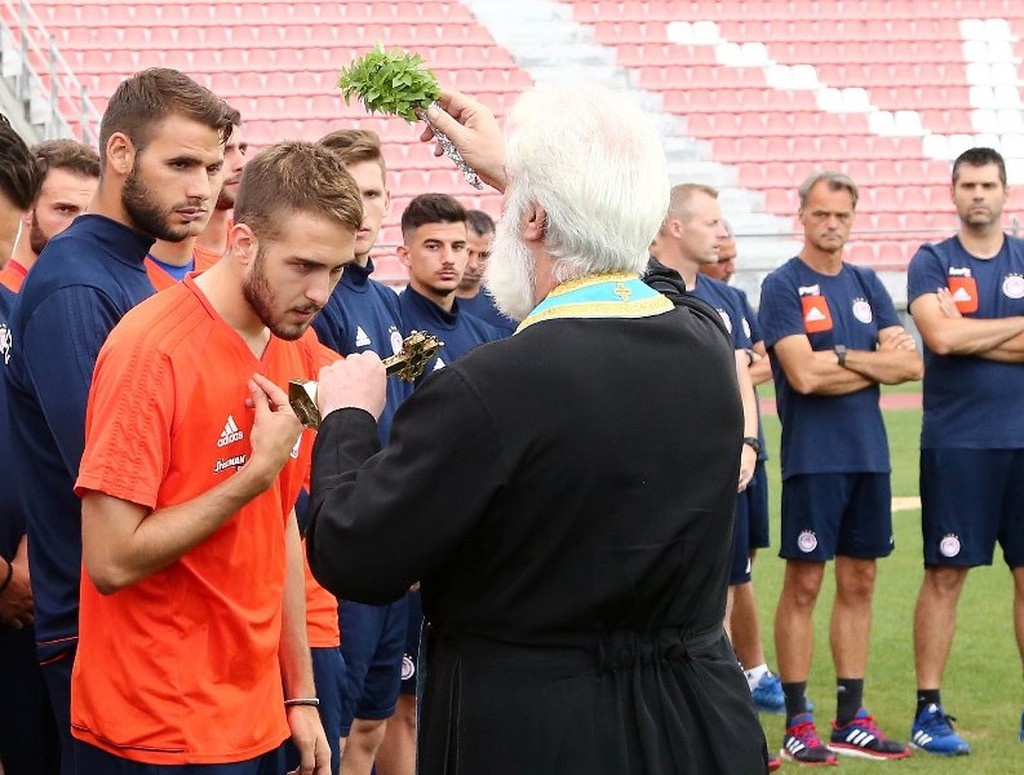 Ολυμπιακός: Αγιασμός παρουσία Μαρινάκη (photos)