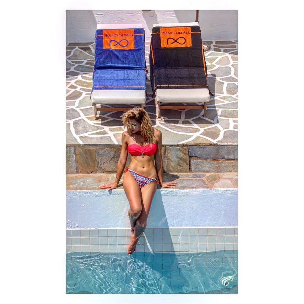 Ελληνίδα παρουσιάστρια κολάζει με την κορμάρα της το Instagram!