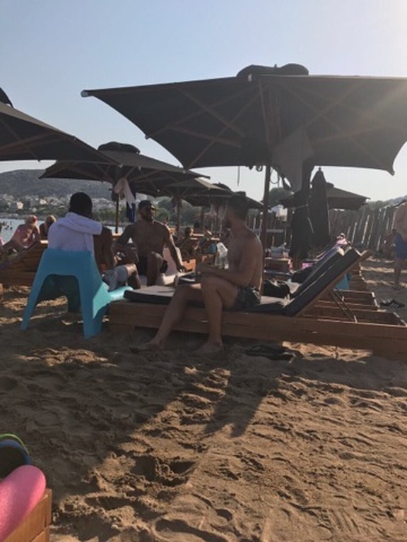 Βουτιές στη Βάρκιζα για Μολέδο-Θαν. Αντετοκούνμπο