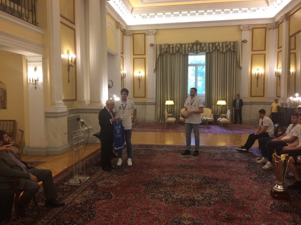 Ελλάδα: Στον Πρόεδρο της Δημοκρατίας οι «χρυσοί» Νέοι