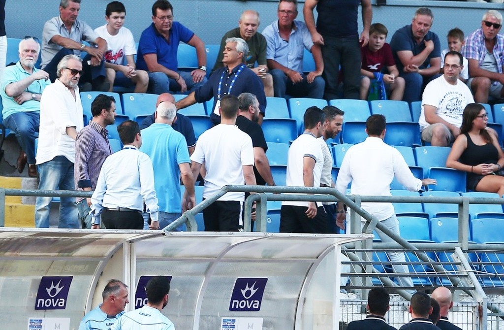 «Αρπάχτηκαν» και αποβλήθηκαν Λουτσέσκου-Ανιγκό!