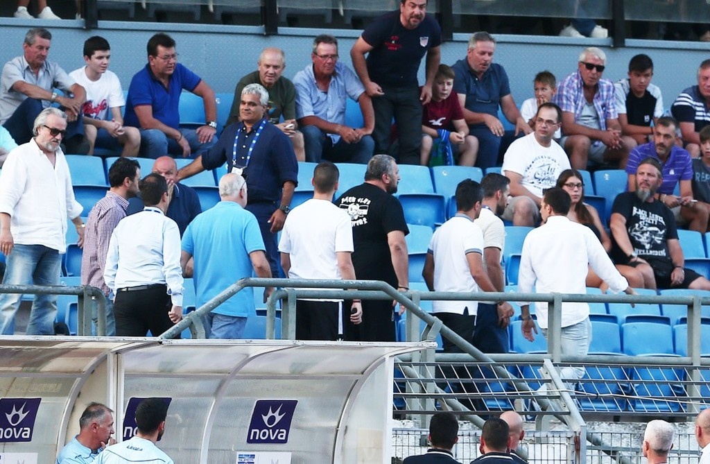 «Αρπάχτηκαν» και αποβλήθηκαν Λουτσέσκου-Ανιγκό!