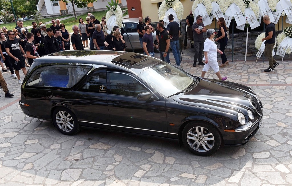 Το τελευταίο «αντίο» στον άτυχο οπαδό του ΠΑΟΚ (photos)