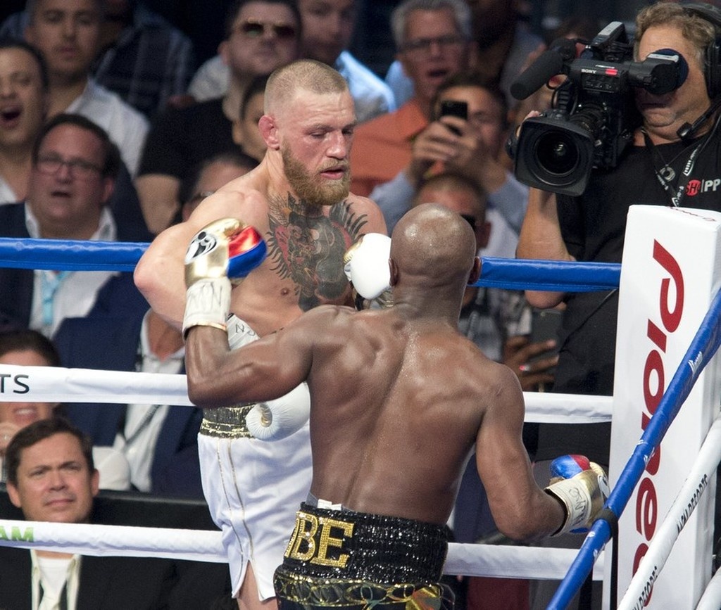 O Mayweahter διέλυσε τον McGregor και παρέμεινε... βασιλιάς!