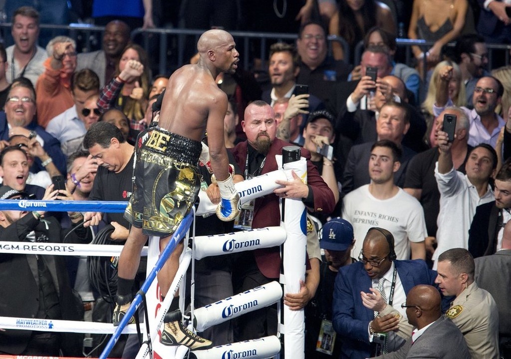 O Mayweahter διέλυσε τον McGregor και παρέμεινε... βασιλιάς!
