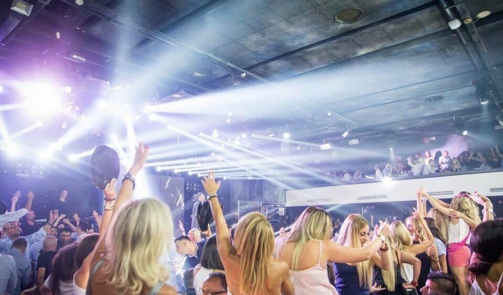 Η εντυπωσιακή πρεμιέρα του Νίκου Μακρόπουλου στο Frangelico (pics)