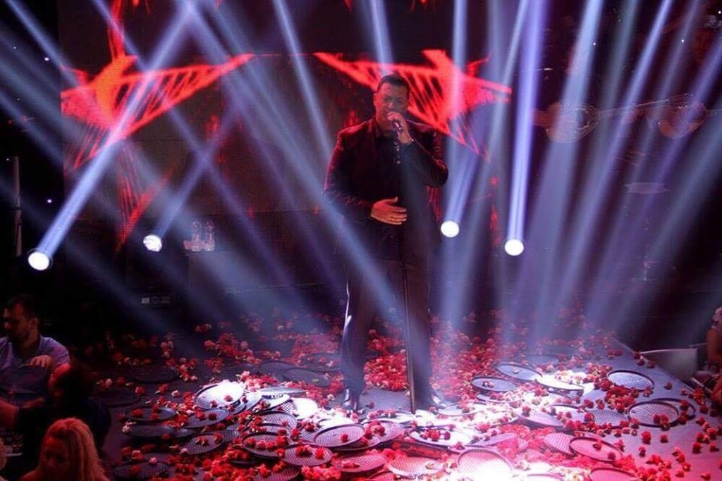 Η εντυπωσιακή πρεμιέρα του Νίκου Μακρόπουλου στο Frangelico (pics)