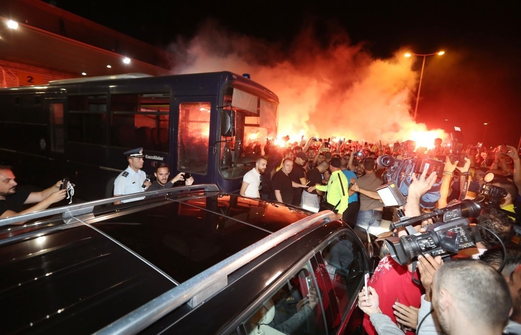 ΑΕΚ: Χαμός στο αεροδρόμιο για τον Αραούχο! (pics, vids)