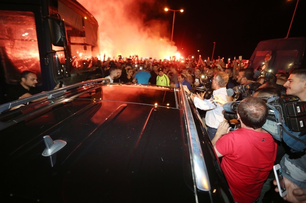 ΑΕΚ: Χαμός στο αεροδρόμιο για τον Αραούχο! (pics, vids)