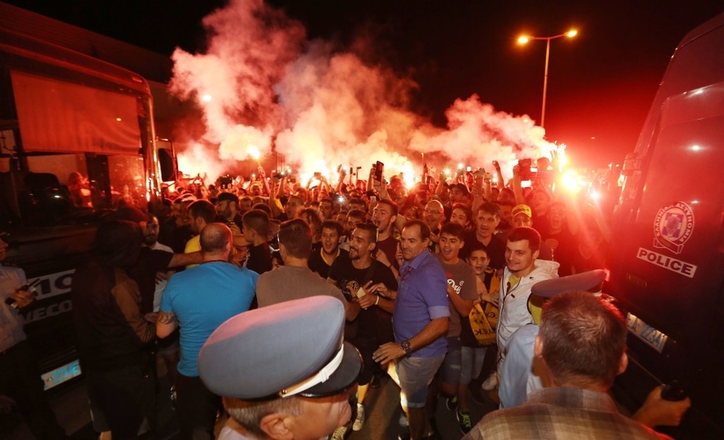 ΑΕΚ: Χαμός στο αεροδρόμιο για τον Αραούχο! (pics, vids)