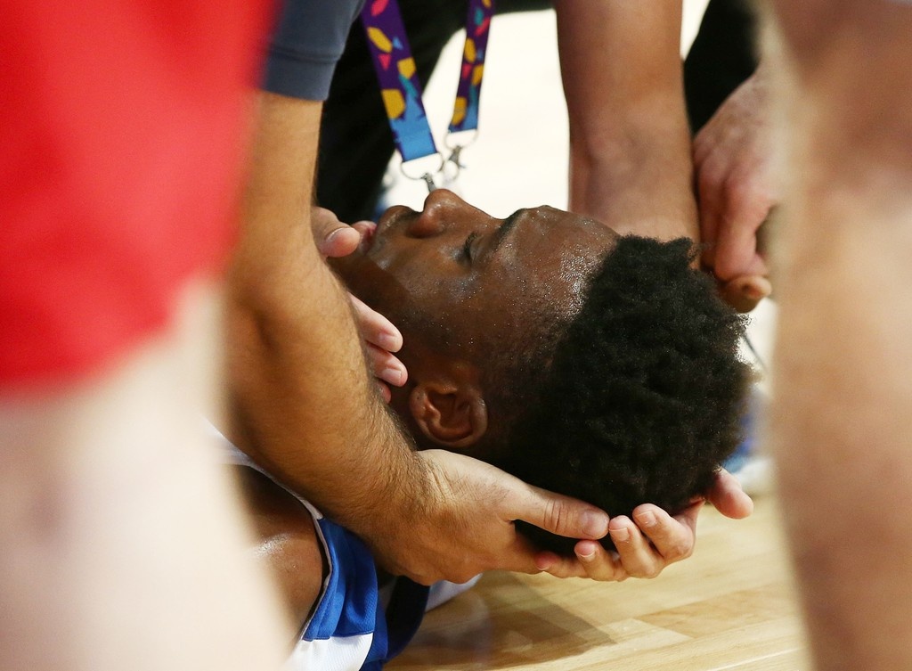 Ο σοκαριστικός τραυματισμός του Θανάση Αντετοκούνμπο! (photos)