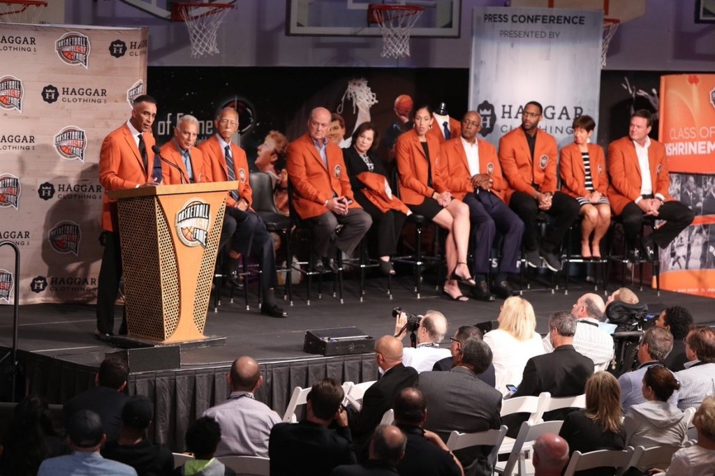 Φόρεσε τα πορτοκαλί του Hall of Fame ο Γκάλης! (photos)