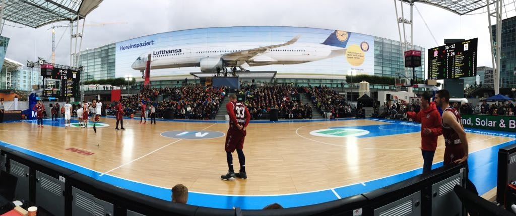 Μπάγερν και Ρεάλ Μαδρίτης αγωνίστηκαν σε… αεροδρόμιο! (vids&pics)