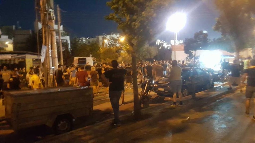 Συμπλοκές και επεισόδια μεταξύ αστυνομίας και οπαδών της ΑΕΚ (pics)
