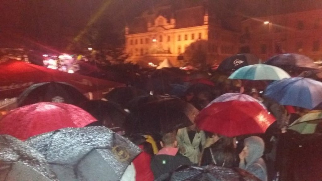 Χόρευαν στη βροχή 20.000 Σλοβένοι για τους Πρωταθλητές Ευρώπης (vids)