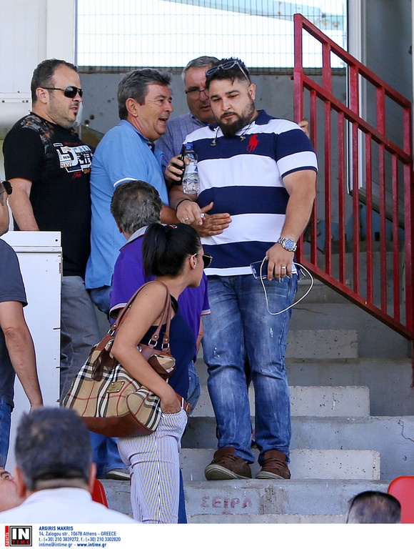 Χαμός στα Χανιά: Την «έπεσαν» στον πρόεδρο του Αχαρναϊκού! (pics)