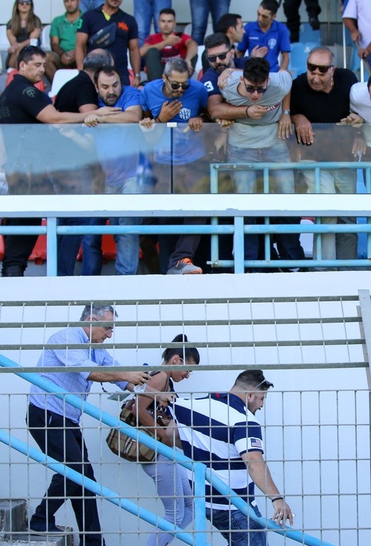 Χαμός στα Χανιά: Την «έπεσαν» στον πρόεδρο του Αχαρναϊκού! (pics)