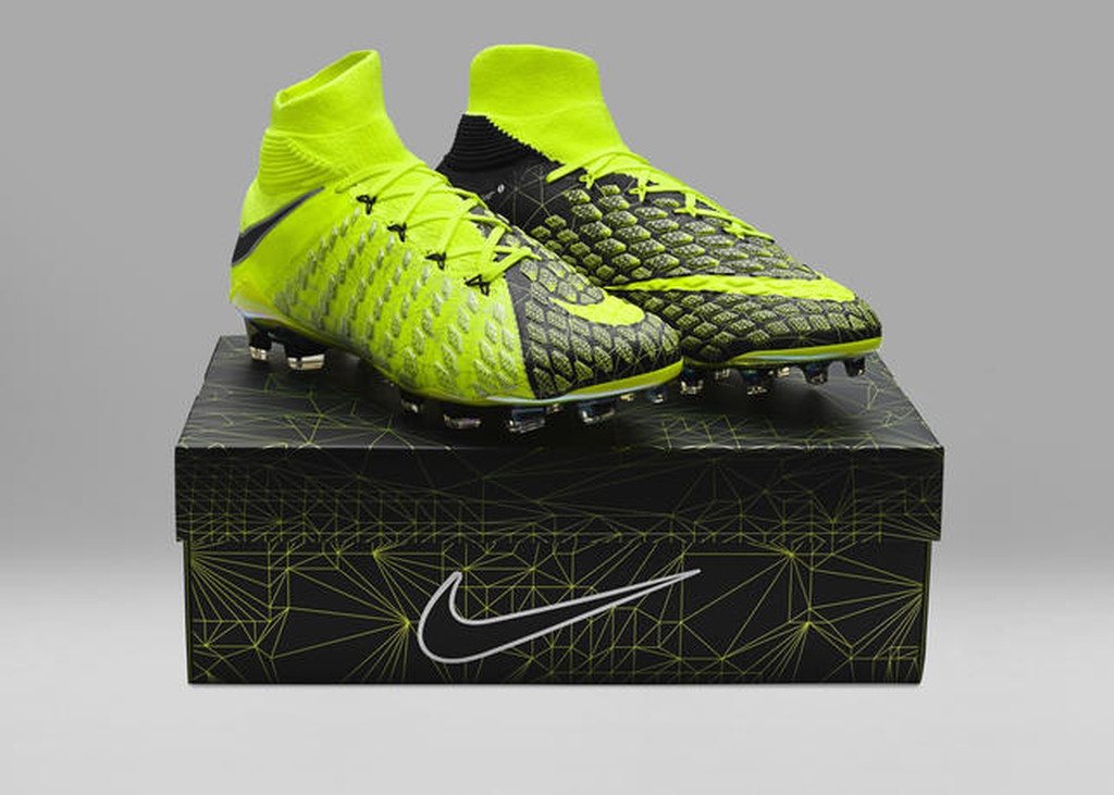 HYPERVENOM 3 ΑΠΟ ΤΗ NIKE ΚΑΙ ΤΗΝ EA SPORTS