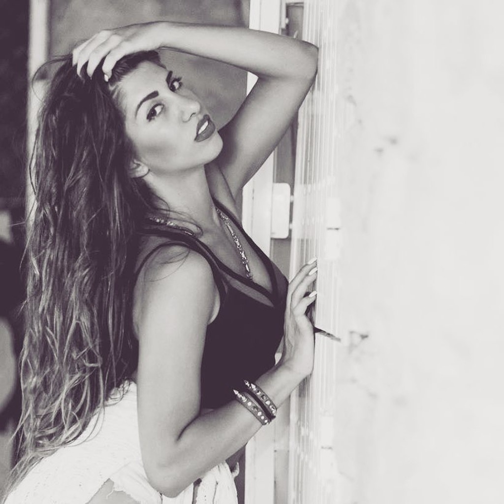 Καυτή Ελληνίδα χορεύτρια σε κολασμένες πόζες στο Instagram!