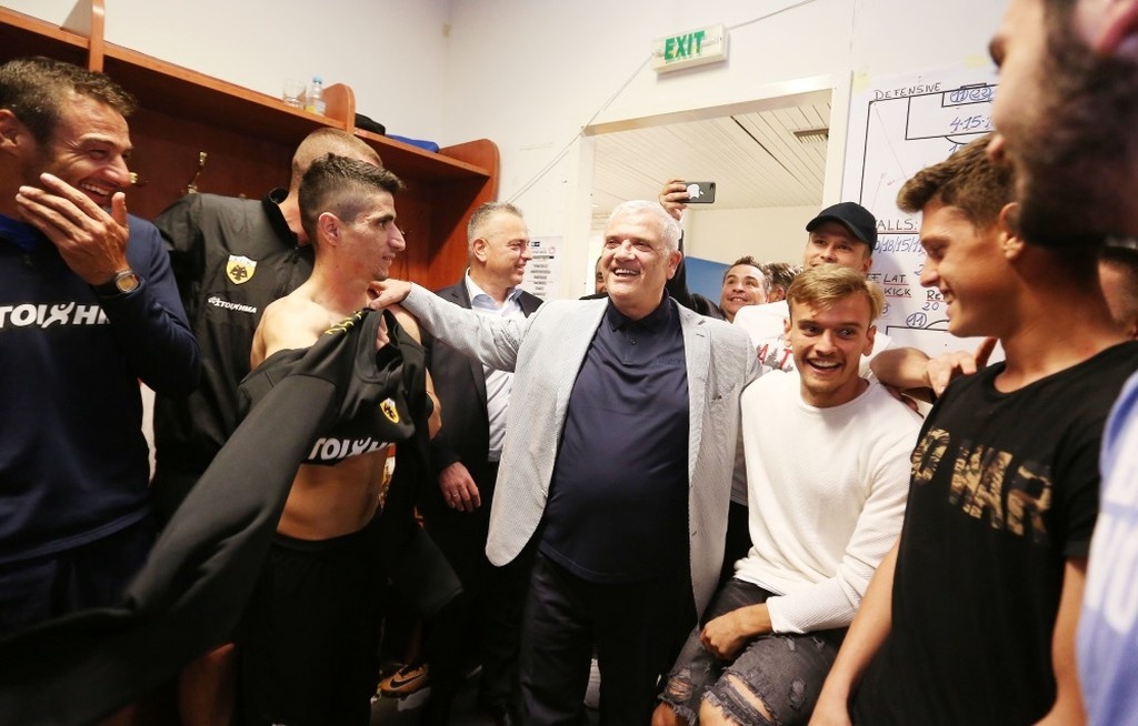 ΑΕΚ-Ολυμπιακός 3-2: Στήθηκε πάρτι στα κιτρινόμαυρα αποδυτήρια (pics)