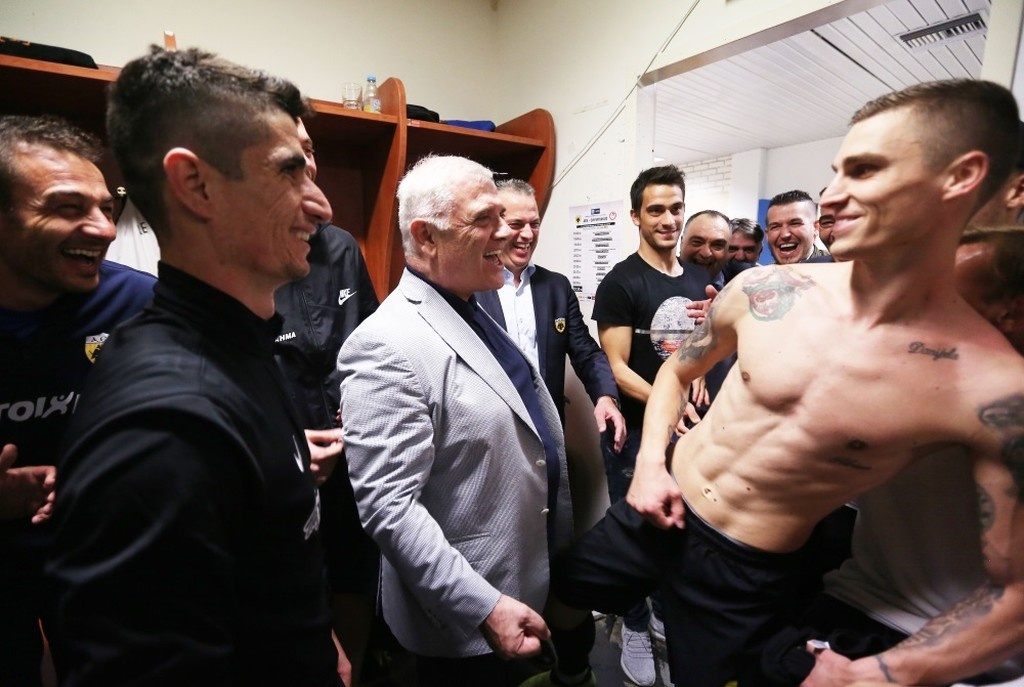 ΑΕΚ-Ολυμπιακός 3-2: Στήθηκε πάρτι στα κιτρινόμαυρα αποδυτήρια (pics)