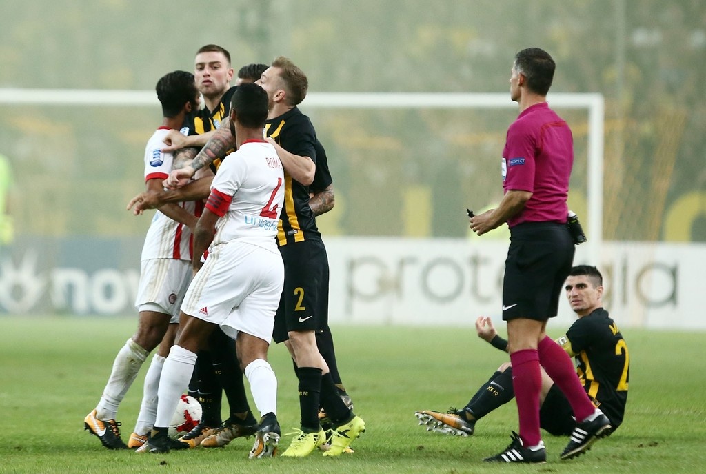 ΑΕΚ-Ολυμπιακό 3-2: Οι στιγμές έντασης στο ντέρμπι (pics)