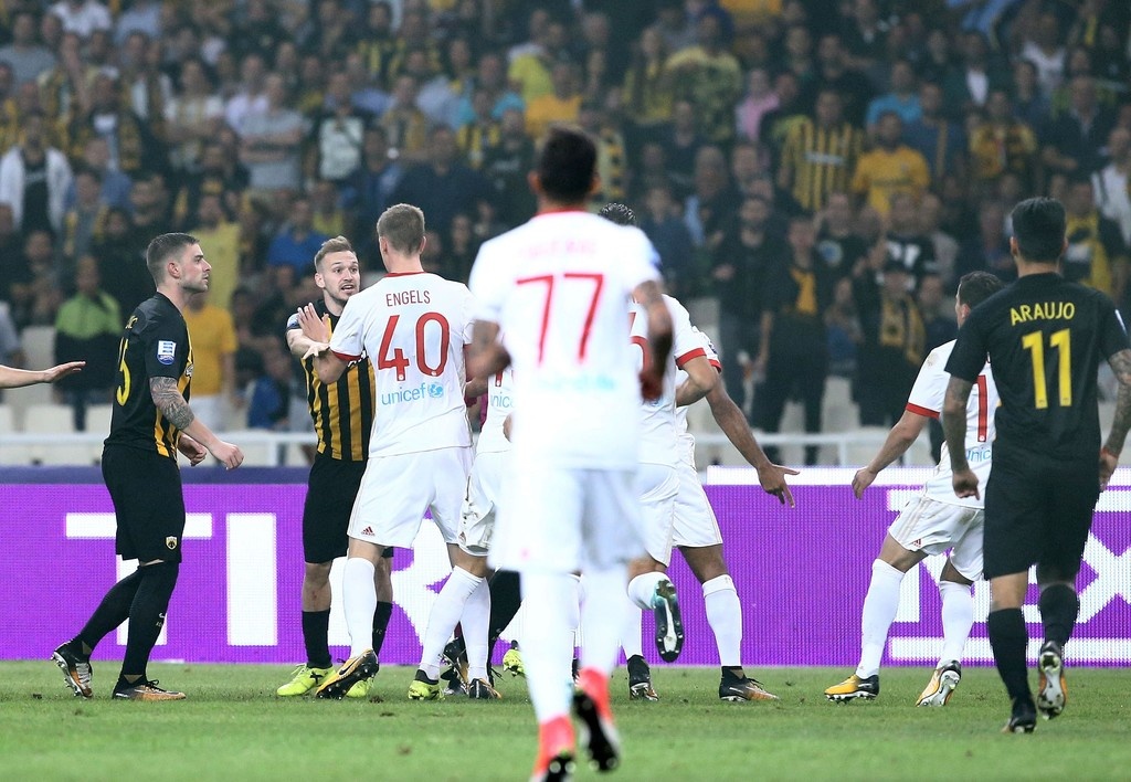 ΑΕΚ-Ολυμπιακό 3-2: Οι στιγμές έντασης στο ντέρμπι (pics)