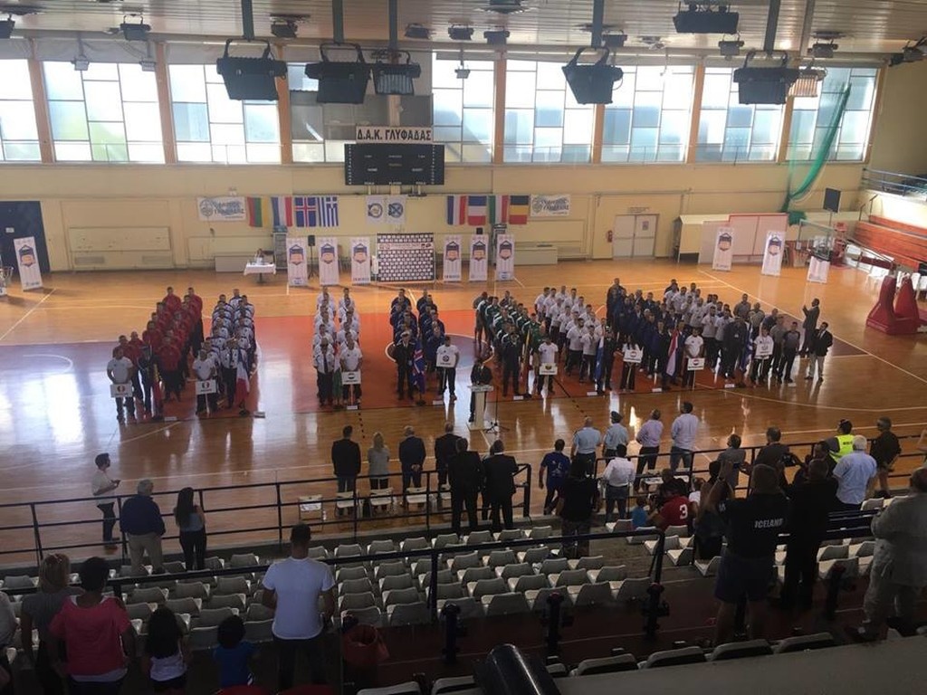 Με το δεξί η Ελλάδα