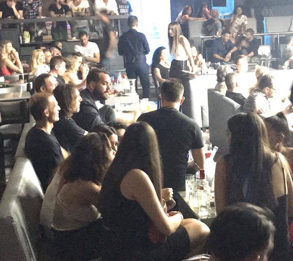 Άγγελος Μπασινάς και Σωτήρης Κυριάκος διασκέδασαν στον Νίκο Μακρόπουλο!