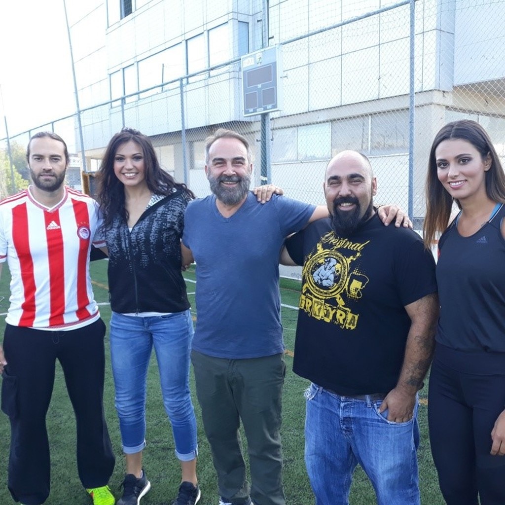 Ρεπόρτερ, αθλήτριες και VIP φίλοι ΑΕΚ και Ολυμπιακού έπαιξαν... ντέρμπι με την υπογραφή της Nova
