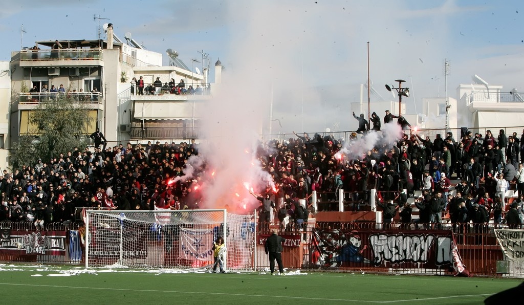 Προοδευτική-Ιωνικός: Η «Γρ. Λαμπράκη» ξανά στις φλόγες! (pics+vids)