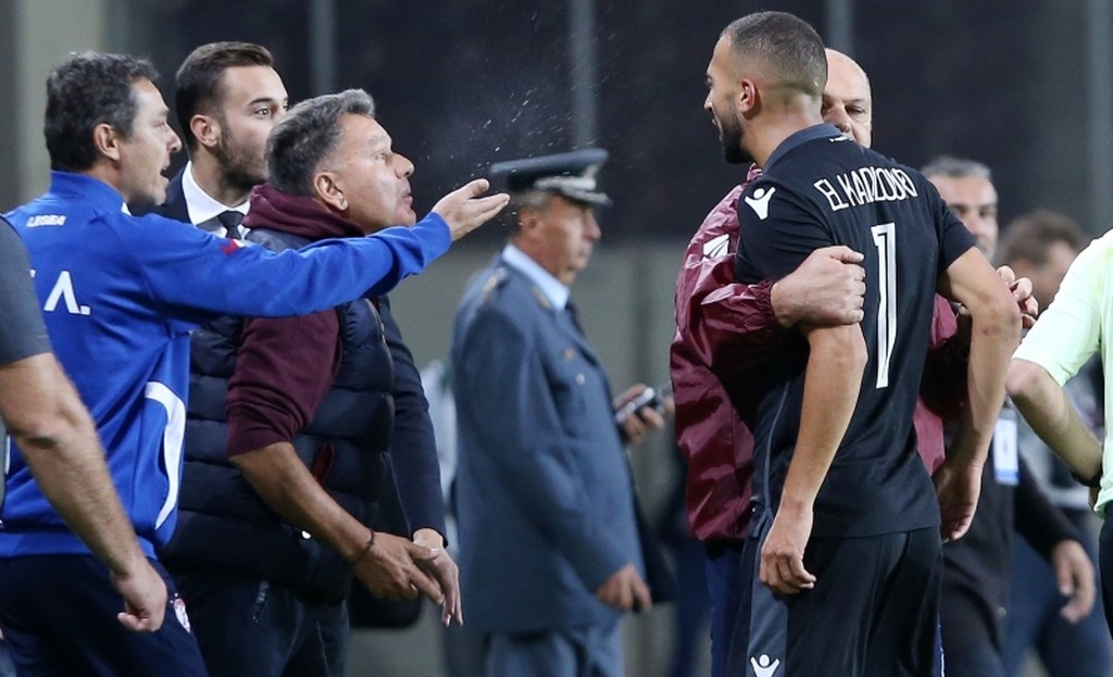 Τρομερά σκηνικά στην Λάρισα: Έφτυσε τον Ελ Καντουρί ο Κούγιας (vid)