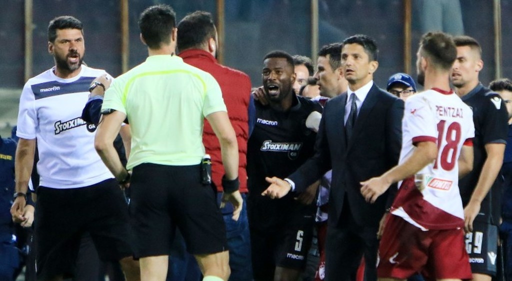 Καρέ καρέ τα επεισόδια στο ΑΕΛ-ΠΑΟΚ και το φτύσιμο του Κούγια (pics)